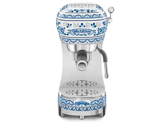 Must-Have Smeg ECF02DGBEU Espressomaschine Dolce & Gabbana Blu Mediterraneo